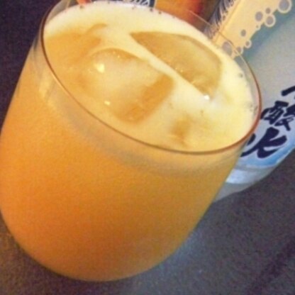 またオレンジジュースでリピよん♪これは夏の間かなり飲みそう～(*´∀｀)！果汁100％は私には濃すぎてねぇ～ｗさっぱりゴクゴク飲めて美味しかったよ♡